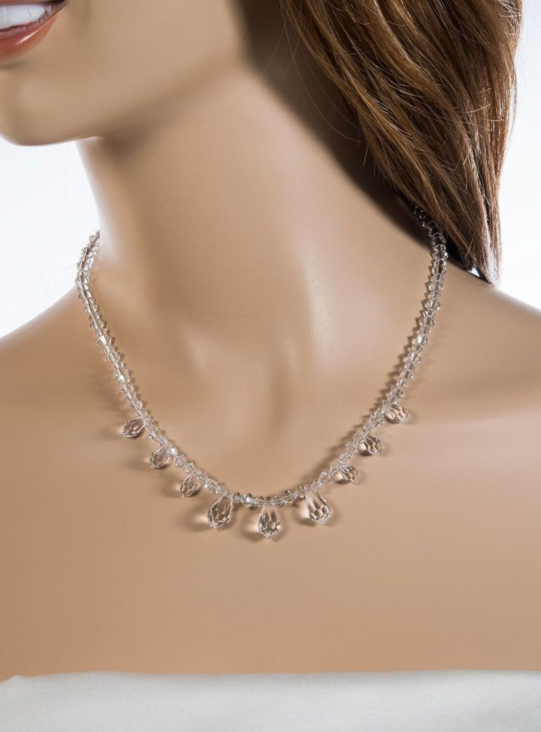 Elegancka kolia ślubna z rodowanego srebra 925 i kryształów Swarovski®. Model NR 373 marki Diament, długość 42 cm + regulacja. Idealna dla panny młodej (2).jpg